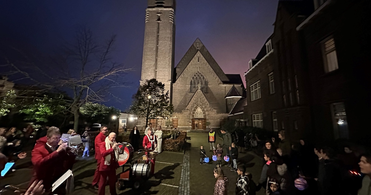 Adrianuskerk in Naaldwijk viert Sint Maarten met muziek en optocht