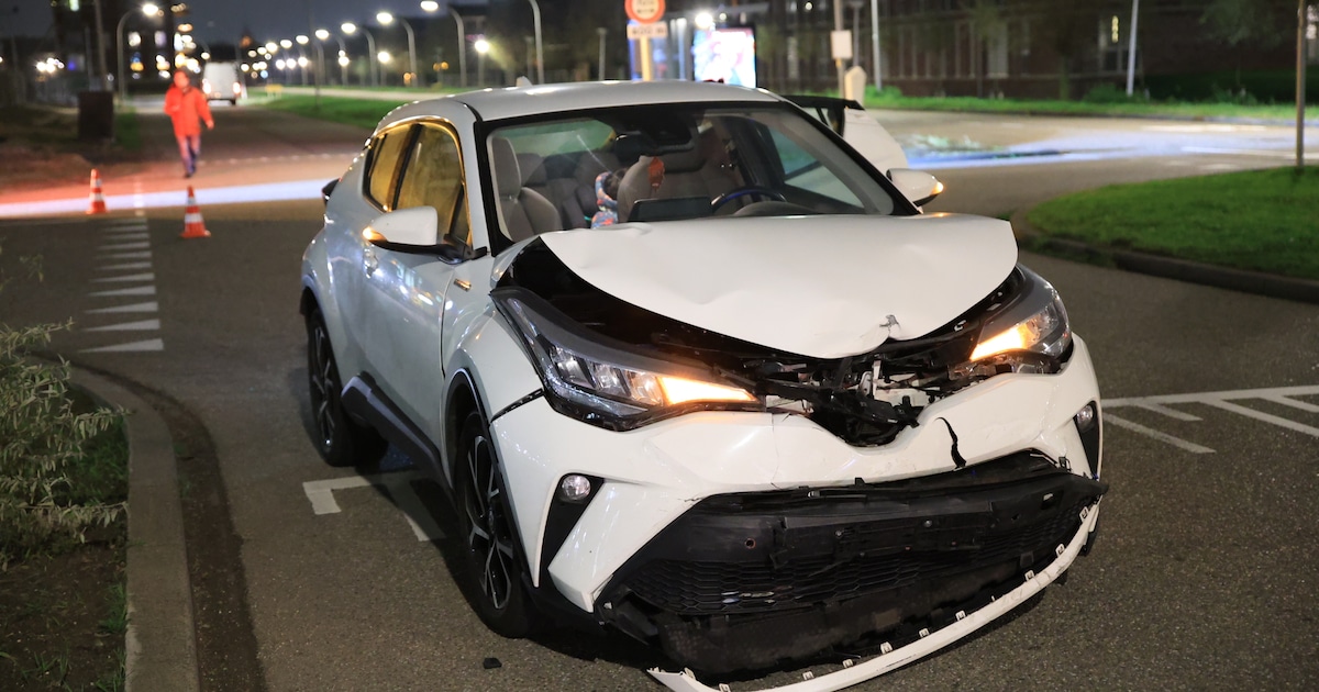 Twee gewonden na botsing op kruising in Den Hoorn