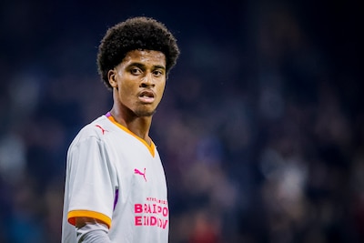 Talenten van PSV worden naar achteren gedrukt tijdens beginfase in Leipzig
