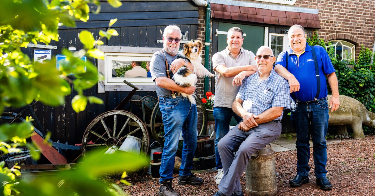 Baldadige Polderzangers bouwen al tien jaar een feestje voor ouderen ...