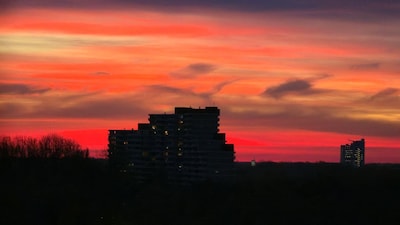 Foto's kijken: 9 x jullie kekke kiekjes van kleurrijke luchten boven Arnhen