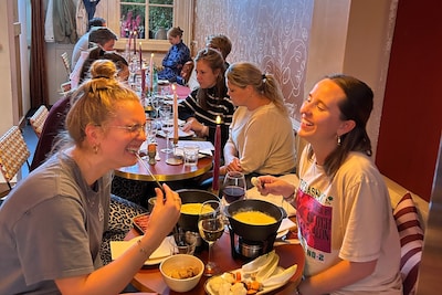 Herfst in een pannetje: Dordts pop-up kaasfondue-restaurant is terug