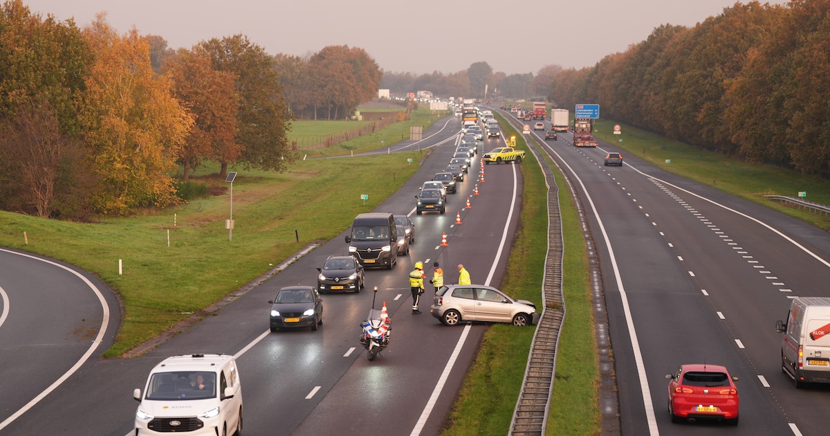 Ongelukken op A28 en A32 zorgen voor files tussen Steenwijk en Zwolle
