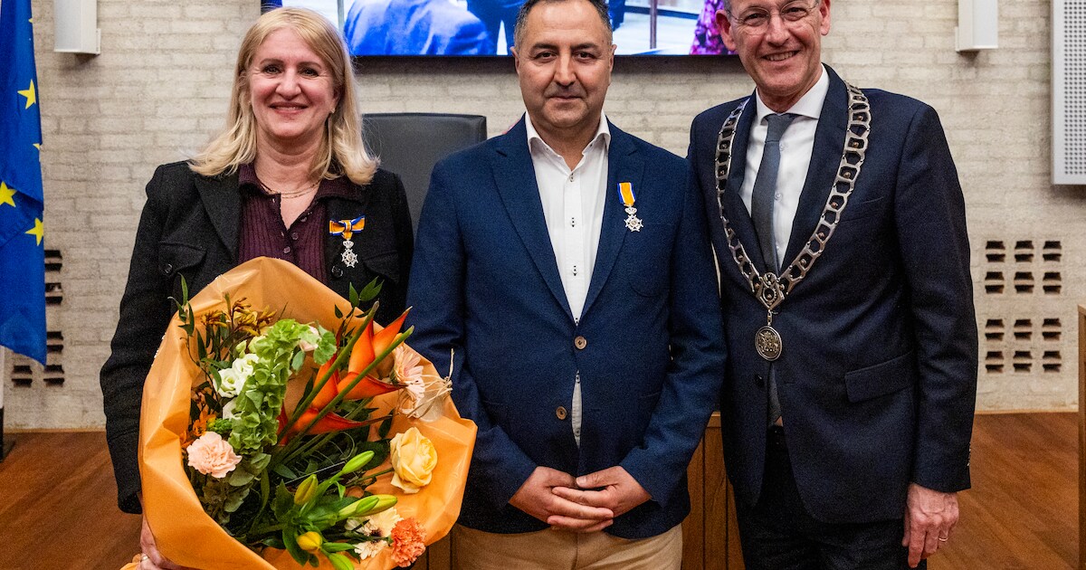 Koninklijke onderscheidingen bij afscheid uit gemeenteraad Hengelo ...