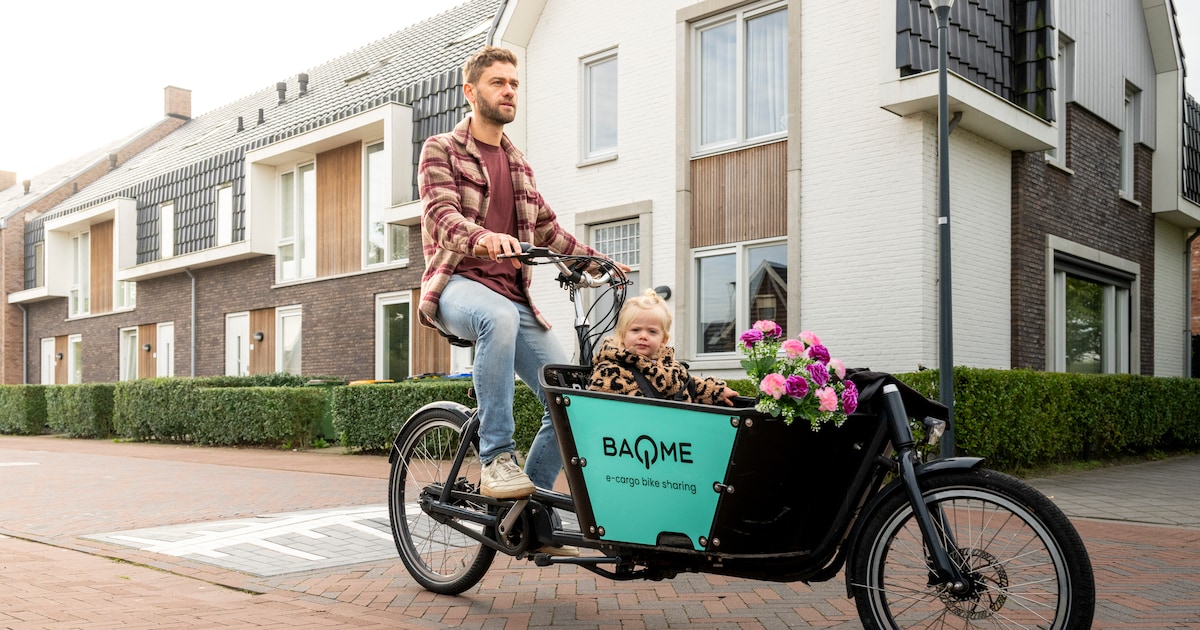 Veenendaal start met acht elektrische deelbakfietsen