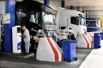 Deskundigen waarschuwen voor forse dieselprijsstijging als Trump het exportverbod doorzet
