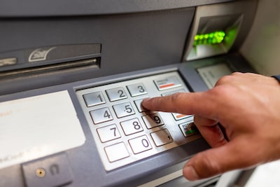 Nepagent maakt hoogbejaarde Utrechtse vrouw 30.000 euro afhandig met gestolen pinpas
