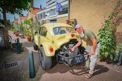 Doorsnee auto’s komen er bij Mart niet in: ‘Als hij af is, wil ik er straks mee de viezigheid in’