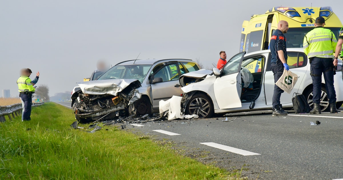 Gewonde bij frontale botsing op de N9 bij Callantsoog