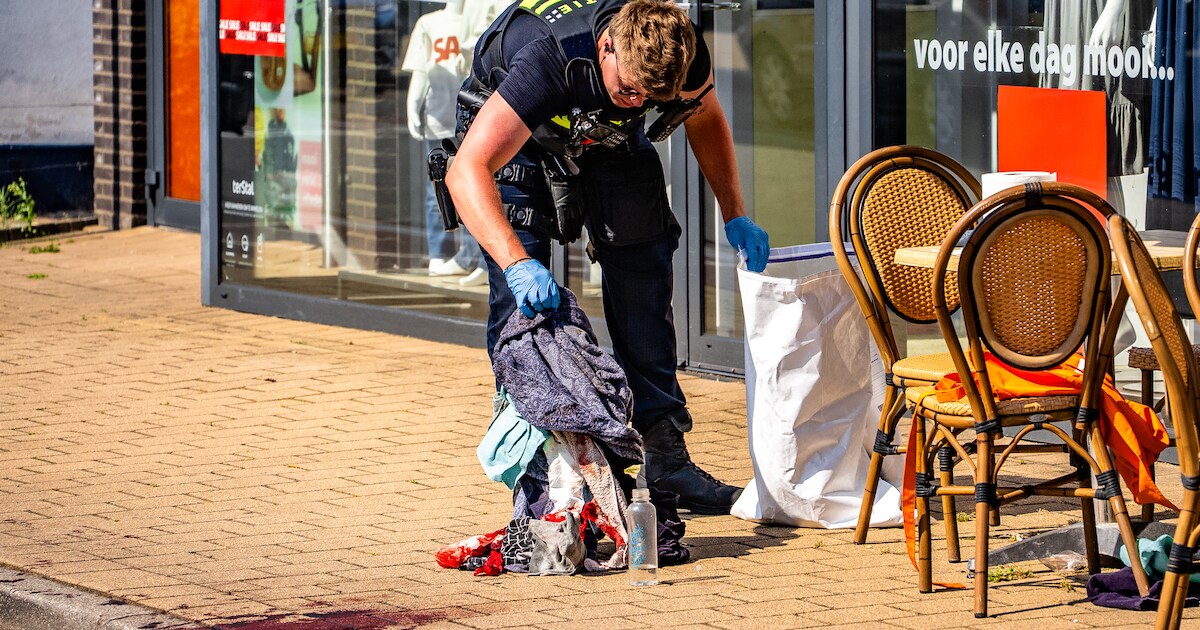 Bewoner gewond na ongeval in woning Zetten, veel bloed op straat