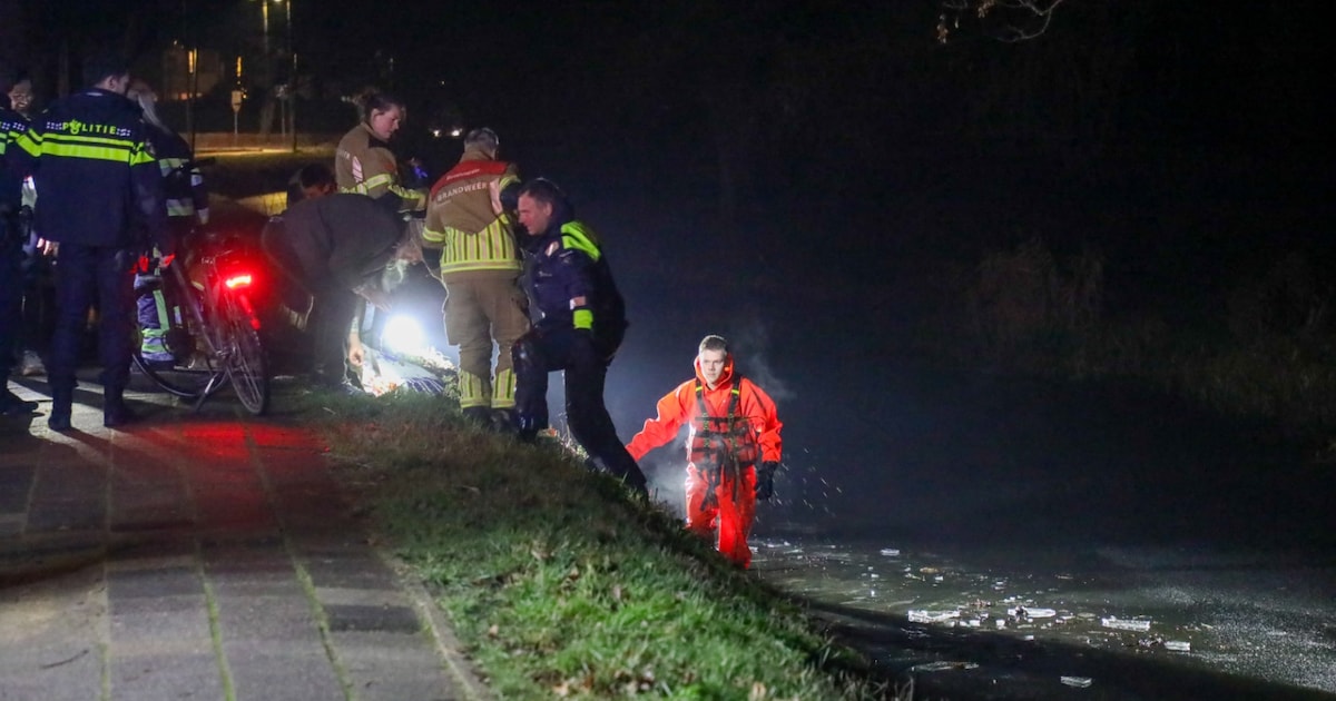 Persoon belandt in ijskoude sloot langs de Spanjaardslaan in Leeuwarden