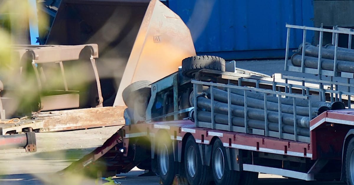 Heftruckbestuurder raakt bekneld in Raamsdonksveer, man naar het ziekenhuis