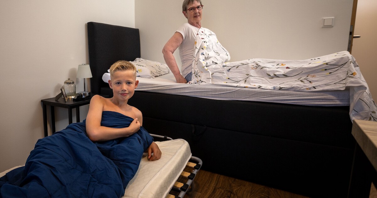 Tom (12) logeert nog steeds bij oma, ook al woont ze in zorgcentrum: ‘Elke keer een feestje’