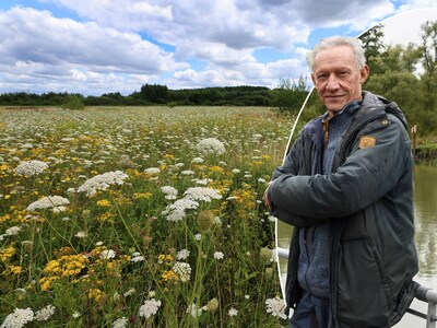 Vogels en insecten hebben liever bloeiende polders dan een strak, groen gemaaid biljartlaken