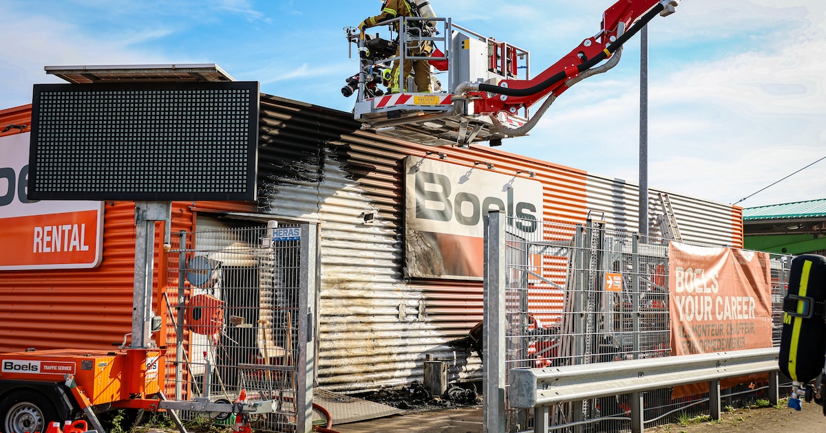 Brand in loods bij verhuurbedrijf Boels snel onder controle