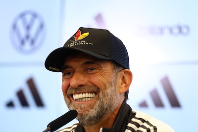 Klopp over persconferentie met Virgil van Dijk: ‘Jullie weten zelf ook wel dat jullie redelijk kritisch zijn, toch?