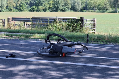 Ernstig ongeluk tussen fietser en bestelbus: traumahelikopter gealarmeerd