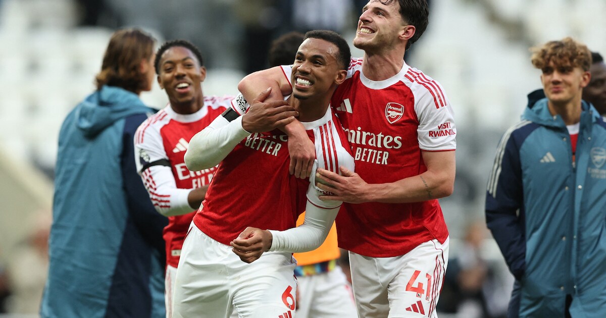 Arsenal profiteert van verlies Liverpool, Noa Lang valt in bij ...