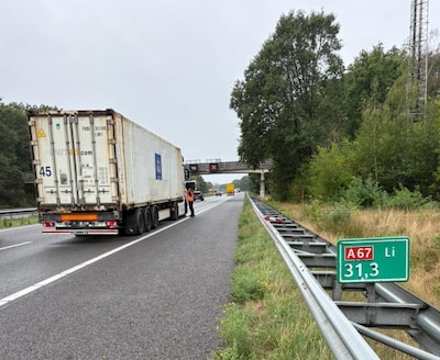 Vrachtwagen met pech veroorzaakt vertraging op A67 richting Eindhoven