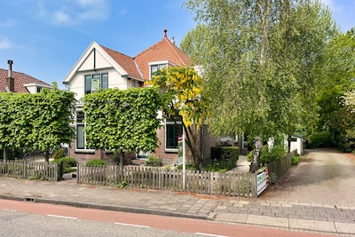 Werkelijk alles intact gehouden in klassieke villa met indeling van voor de oorlog