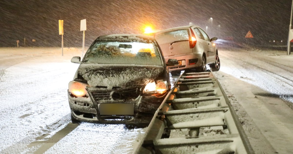 Sneeuw veroorzaakt ongevallen op de N31 bij Leeuwarden