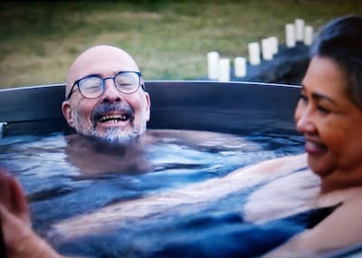 In hottub stijgt de temperatuur bij Pearl en Robin in Winter vol Liefde: ‘Wil haar plat op de bek zo