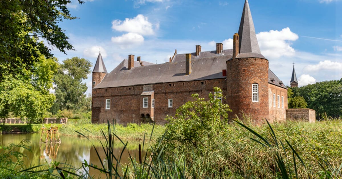 Theater de Rode Maan speelt op Kasteel Hernen