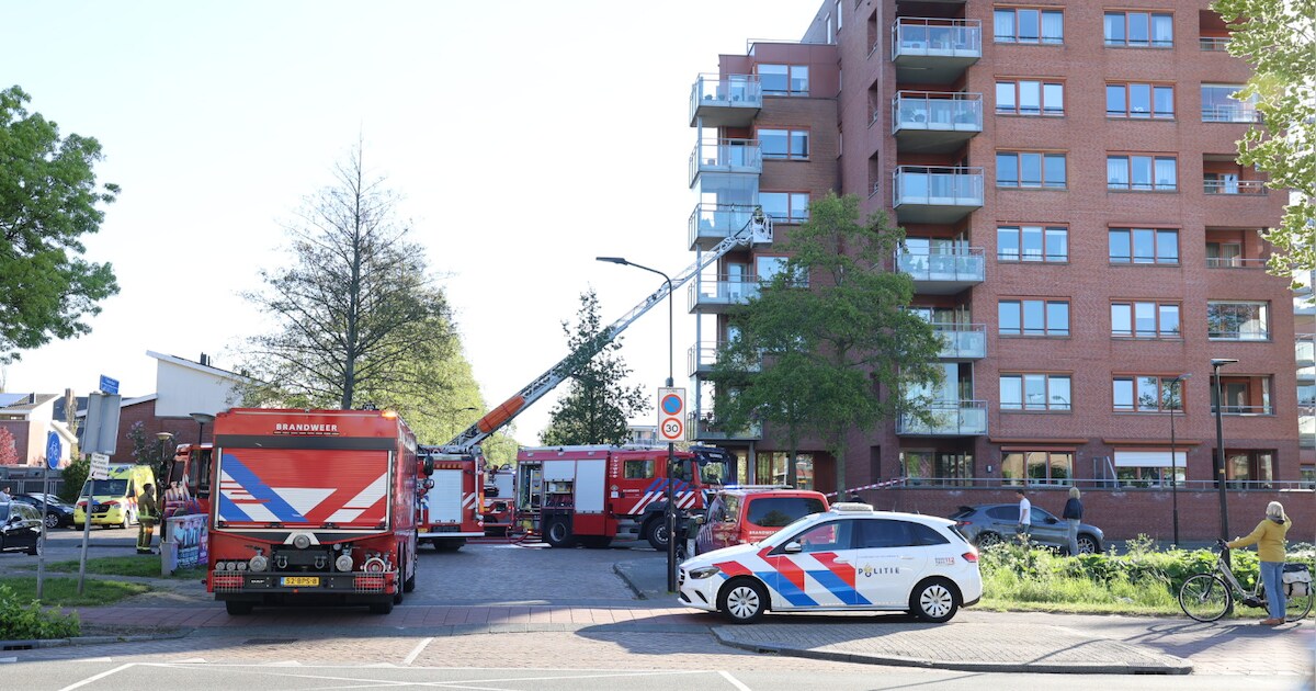 Flatgebouw aan de Fokkerlaan in Beverwijk ontruimd vanwege brand