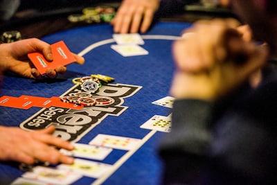 Pokervrienden na 25 jaar uit wijkvereniging gezet: ‘Enorm uit de hand gelopen’