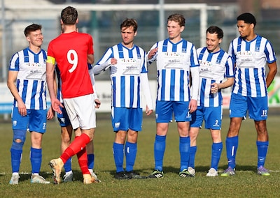 Kampong als koploper, vroege topper en dopsderby in vierde klasse: dit is het voetbalprogramma