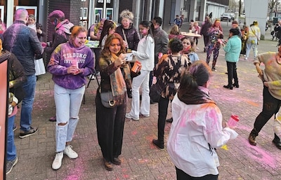 Poeder klaar? Gooien maar: hier in Tilburg vier je het holifeest