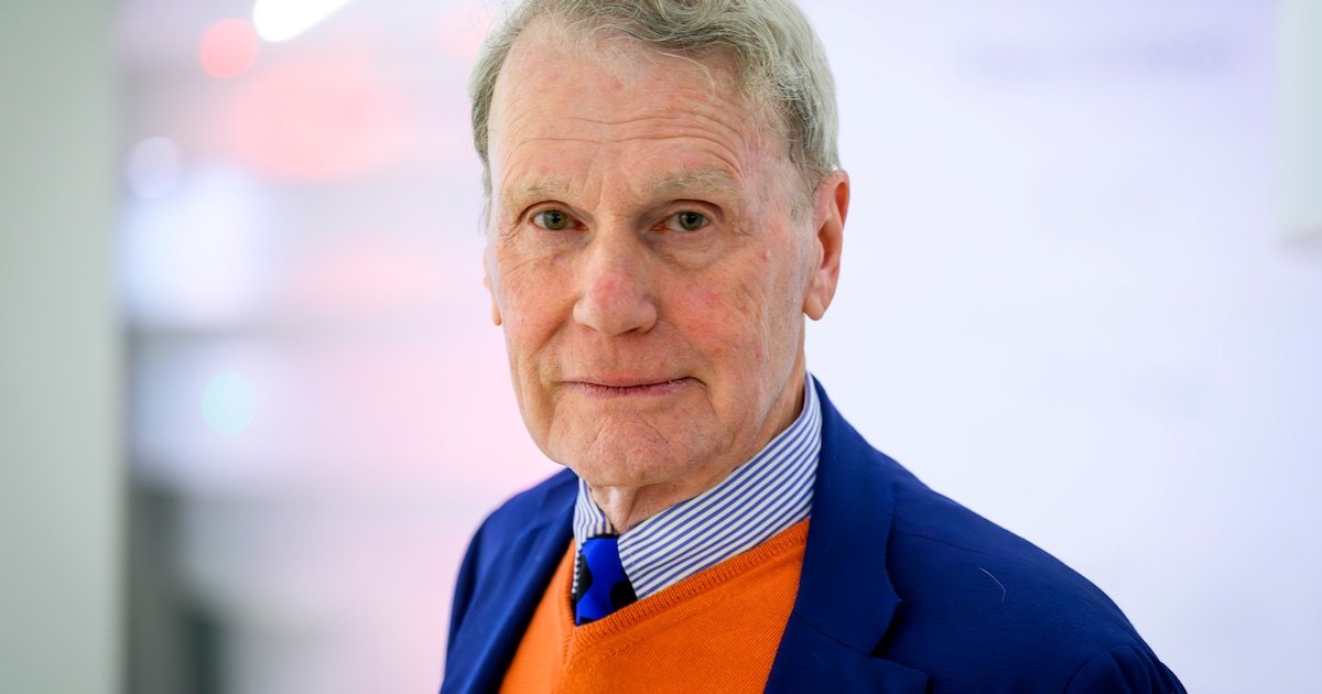 Adriaan van Dis komt naar Leeuwarden met theatervoorstelling 'Alles voor de reis'