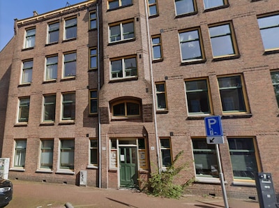 Fundaparel: small but pleasant living in a Berlage monument