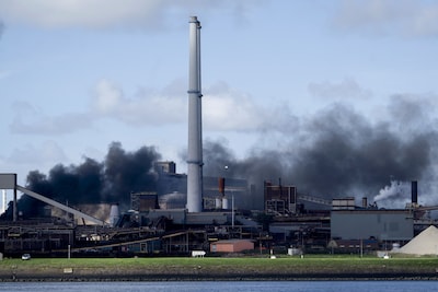 Korte brand met veel rookontwikkeling bij Tata Steel, inmiddels onder controle