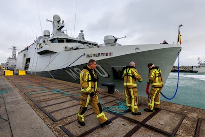 this-picture-shows-the-arrival-of-the-belgian-mine-warfare-vessel-m940-oostende-monday-03-november-2025-at-the-naval-base-in-zeebrugge-the-vessel-is-the-first-in-the-new-mine-countermeasures-fleet-of-the-binational-rmcm-replacement-mine-counter-measures-programme-belga-photo-kurt-desplenter