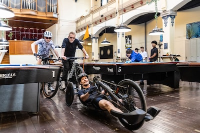 Mag fietsen door de kerk niet meer? Dan gaan ze door een synagoge in Deventer