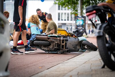 Scooterrijder gewond na botsing met fatbiker op Leuvehaven in Rotterdam
