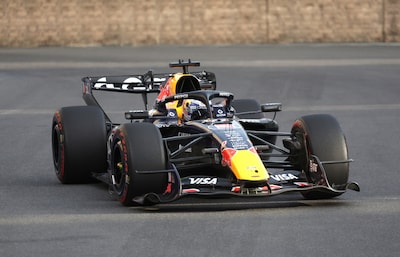 Max Verstappen opent in laatste training in Bakoe de jacht op pijlsnelle Mercedes-coureurs