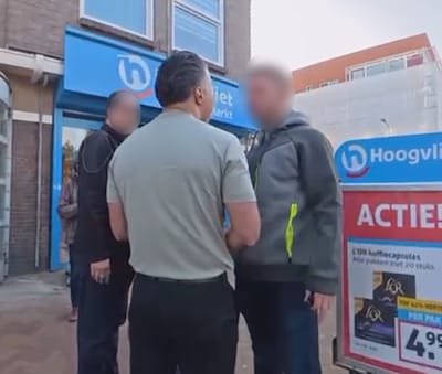 Denk-kandidaat flyert in Duindorp: ‘Opkankeren jij, je bent toch niet doof?’