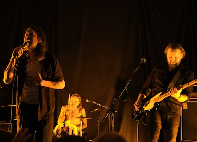 Stuurbaard Bakkebaard na dertien jaar terug met album dat zwaarder klinkt dan ooit