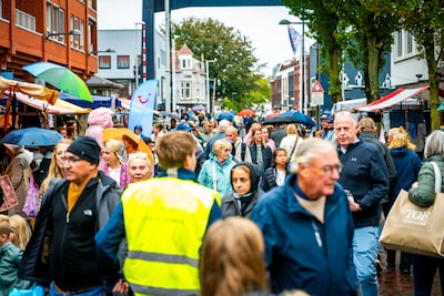 Alphense jaarmarkt groter dan ooit: ‘Tijd van ultragoedkoop plastic is voorbij’