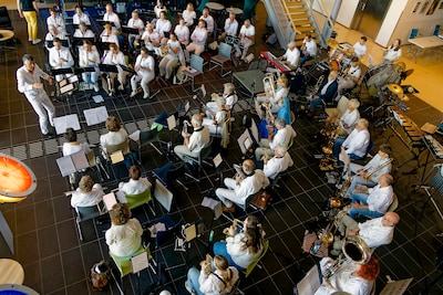 Muziekverenigingen testen tijdens gezamenlijk concert in Schijndel waar ze staan