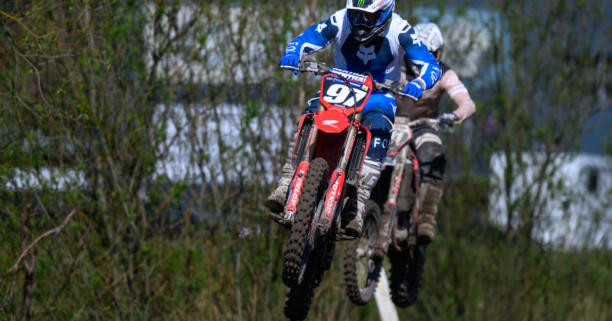 Goudse Paasmotocross breekt records, Novello moet buigen voor Meurs: ‘Benzinemotoren zijn voorlopig 