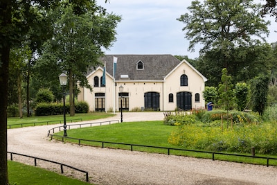 Familie wil dat vrouw later kan sterven in koetshuis bij Olst: rechter zet streep door ontruiming