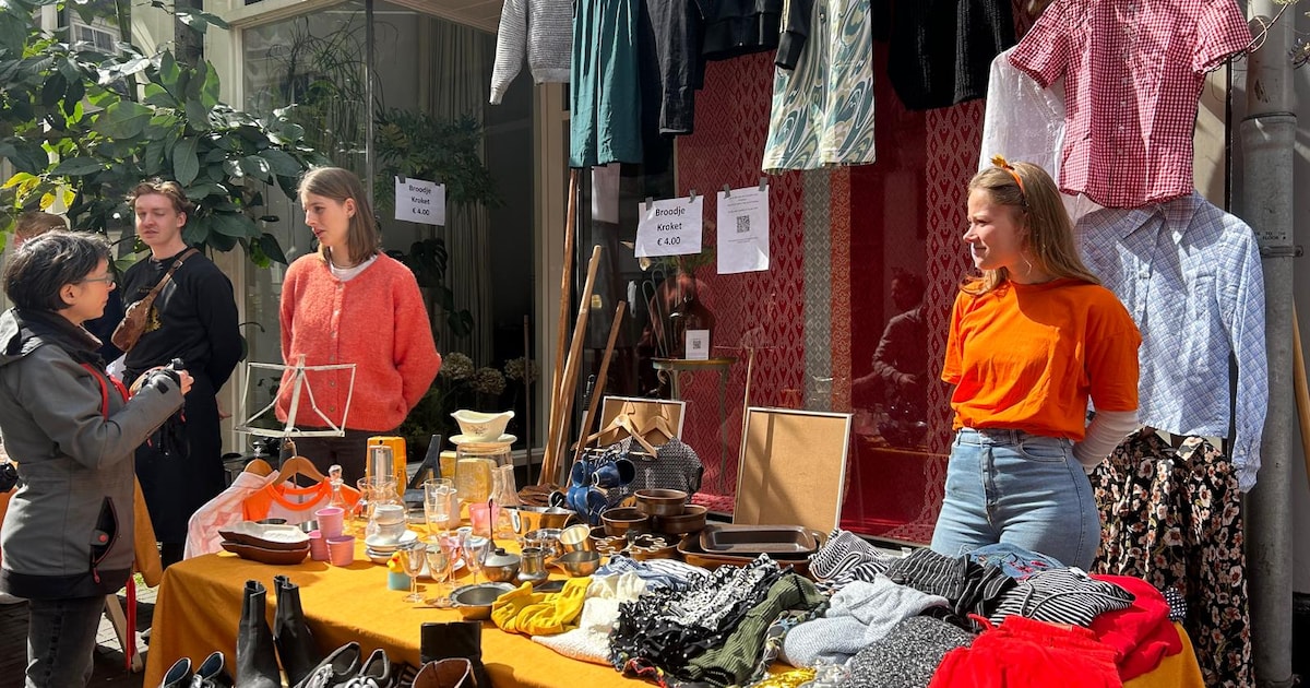 Fiets parkeren, plassen en meer: 5 x onmisbare tips voor Koningsdag in Amsterdam