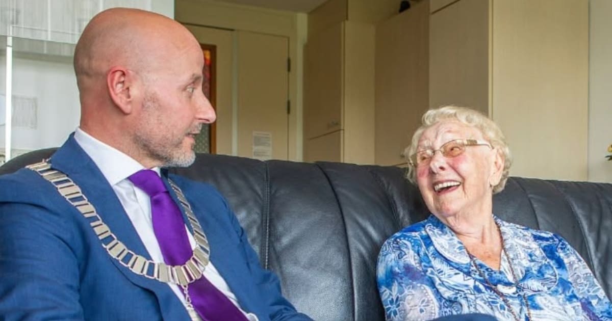 Janny uit Wijdemeren viert honderdste verjaardag