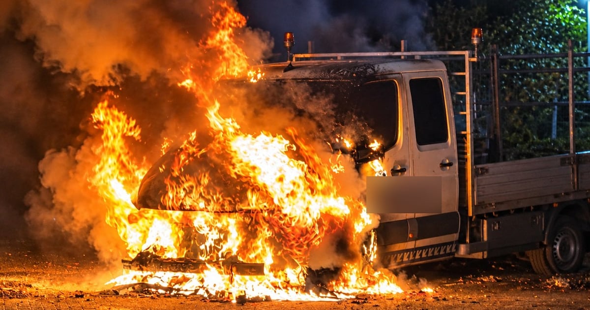 Vrachtwagen zwaar beschadigd na brand in Stadskanaal