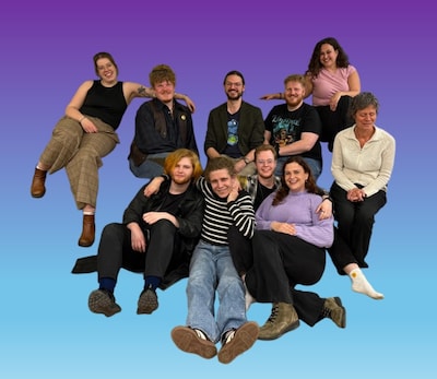 Theatergroep UIT speelt ‘Lijken in de Kast’ in Arnhem
