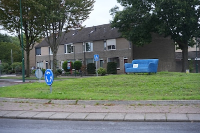 ‘Gestolen’ meubels op gekke plekken in Bunschoten: dit was er echt aan de hand