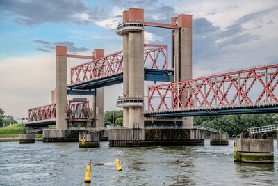 Koperdief die toesloeg bij Spijkenisserbrug is nog voortvluchtig: politieke partij vraagt om opheldering